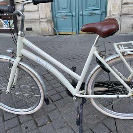Vélo d'Occasion Hollandais, de Marque AVANT Cadre Mixte, 57cm, 3 vitesses Nexus, Rétropedalage