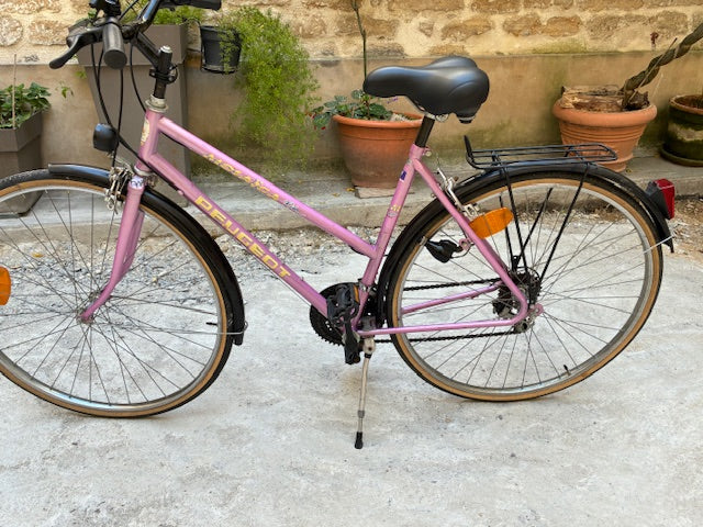 Vélo de Ville  d'occasion : Peugeot avec 15 vitesses sur dérailleur