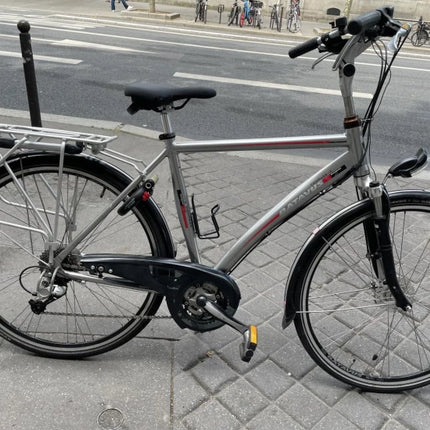 Occasion : Batavus Vélo tout chemin , cadre h, alu. 54cm, 3X9 vitesses - dérailleur Shimano déore, Frein Roller brake Shimano, Garde - chaîne.