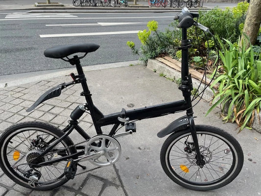 De marque Delta, Vélo pliable, cadre alu, 7 vitesses Shimano, , Frein à disque, Eclairage à pile, Garde-boue, Béquille